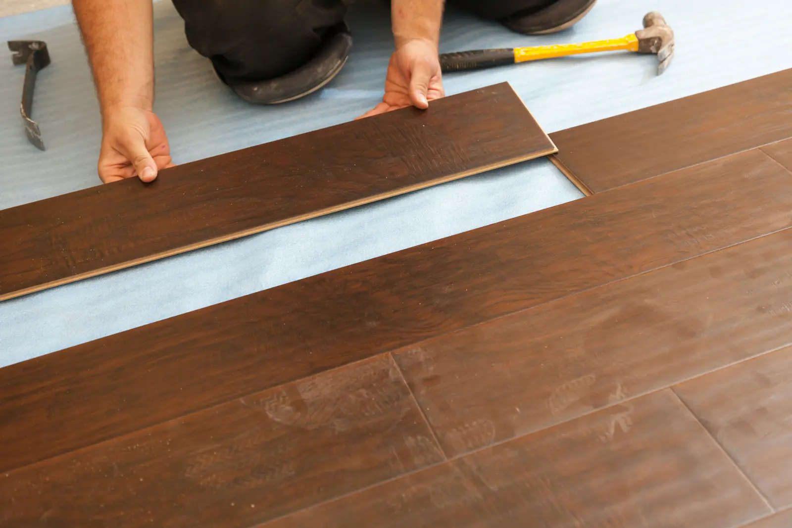 Laminate flooring service image