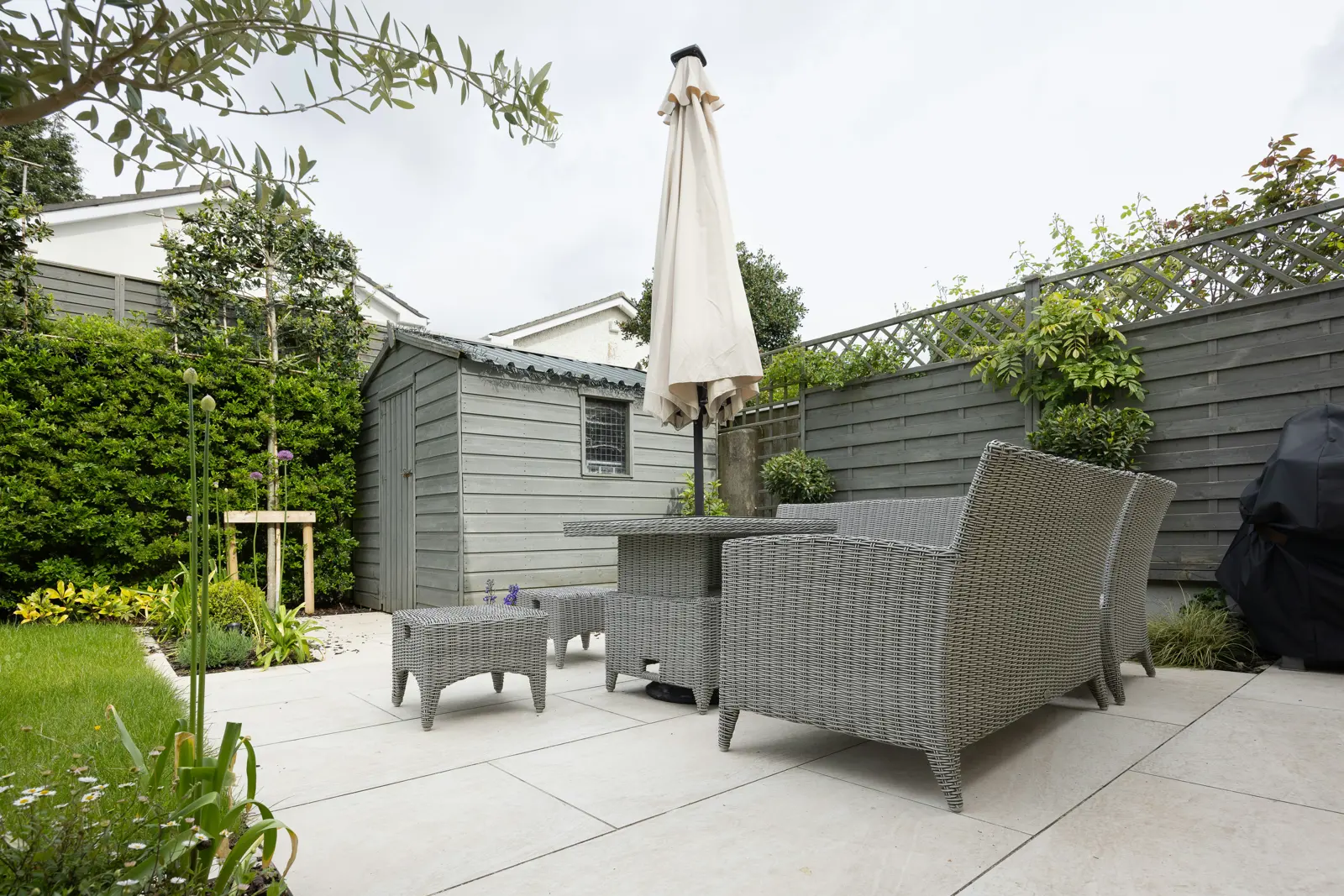 Pressure washing service image