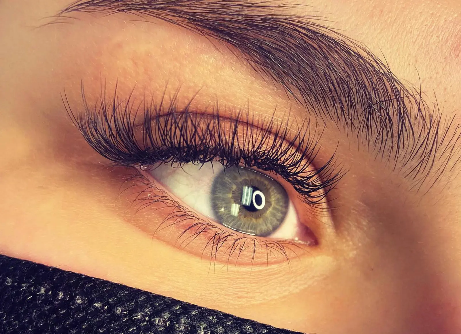 Eye Lash Technician website suitability illustration