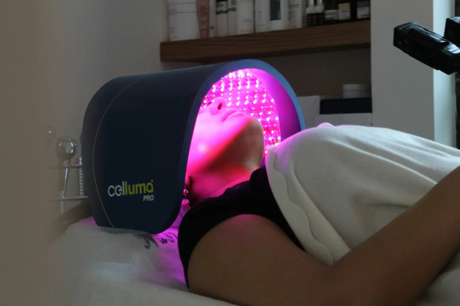 LED light therapy service image