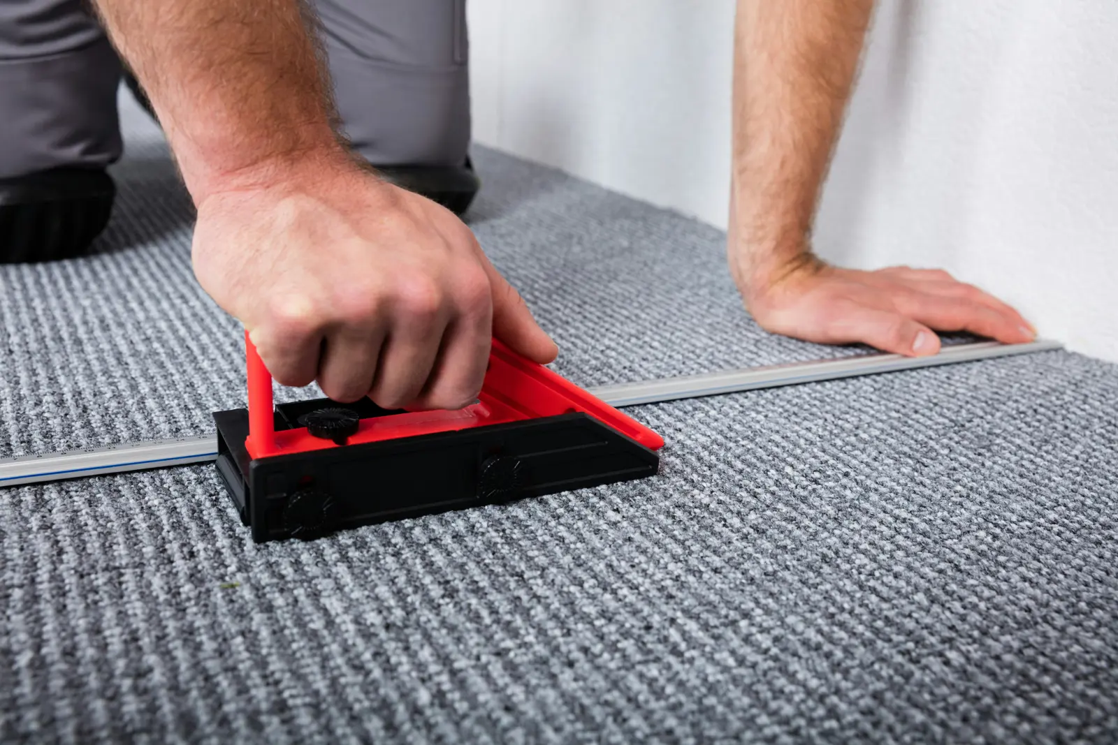 Carpet stretching service image