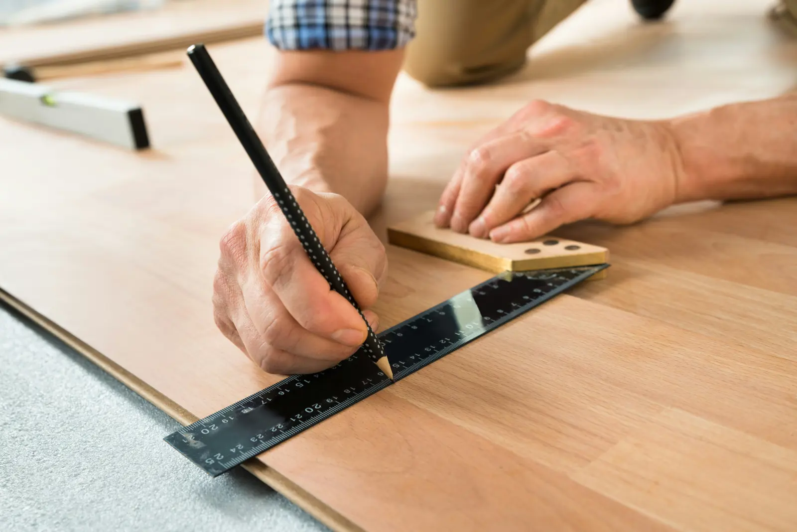 Laminate fitting service image