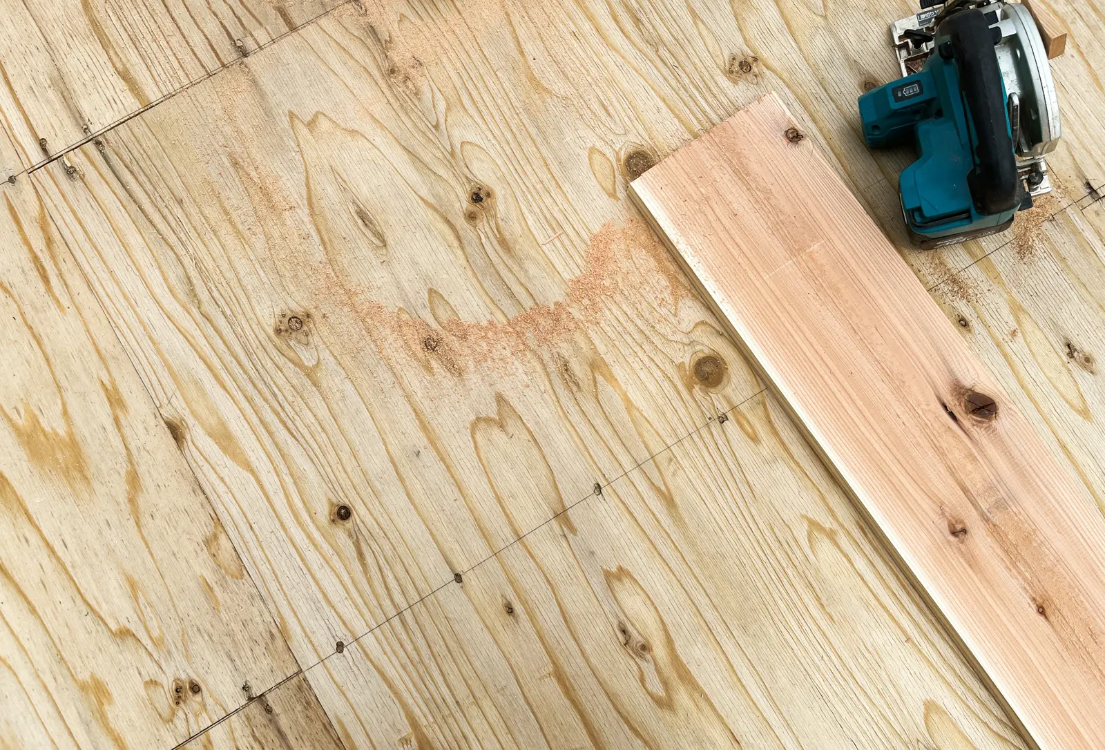 Plyboarding service image