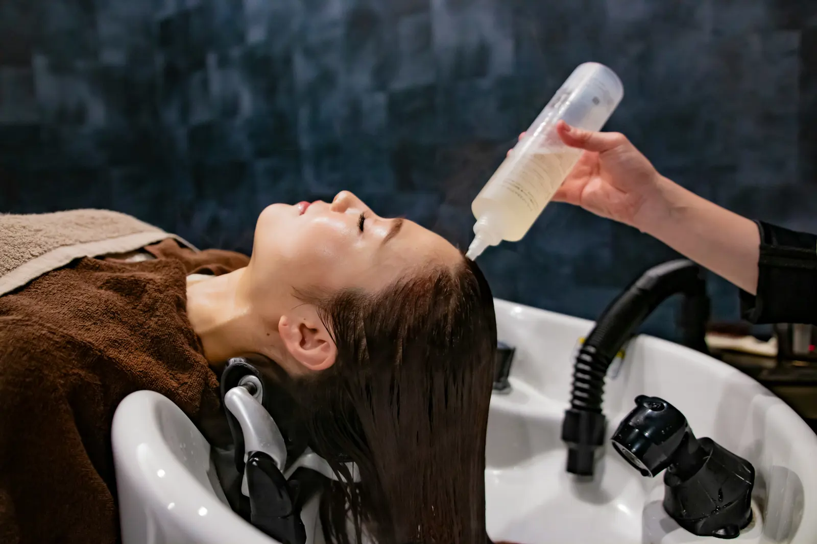Bond-building treatments service image