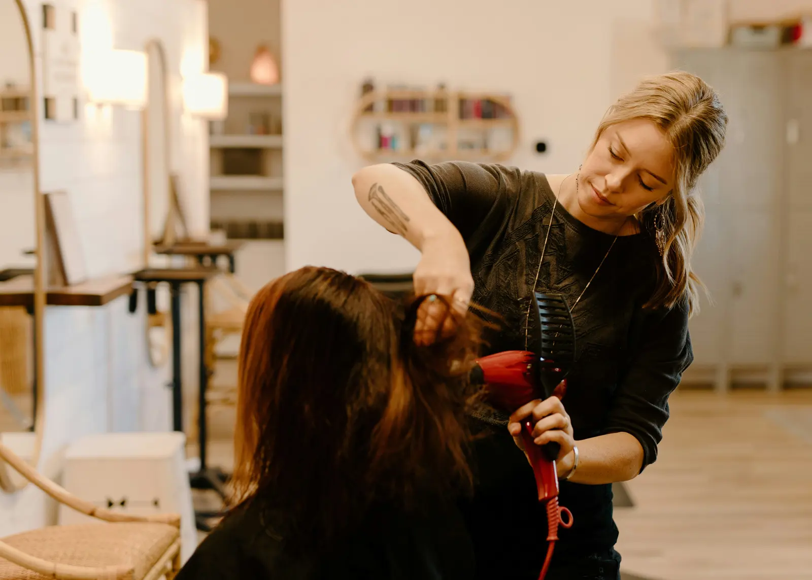 Haircuts and Restyling service image