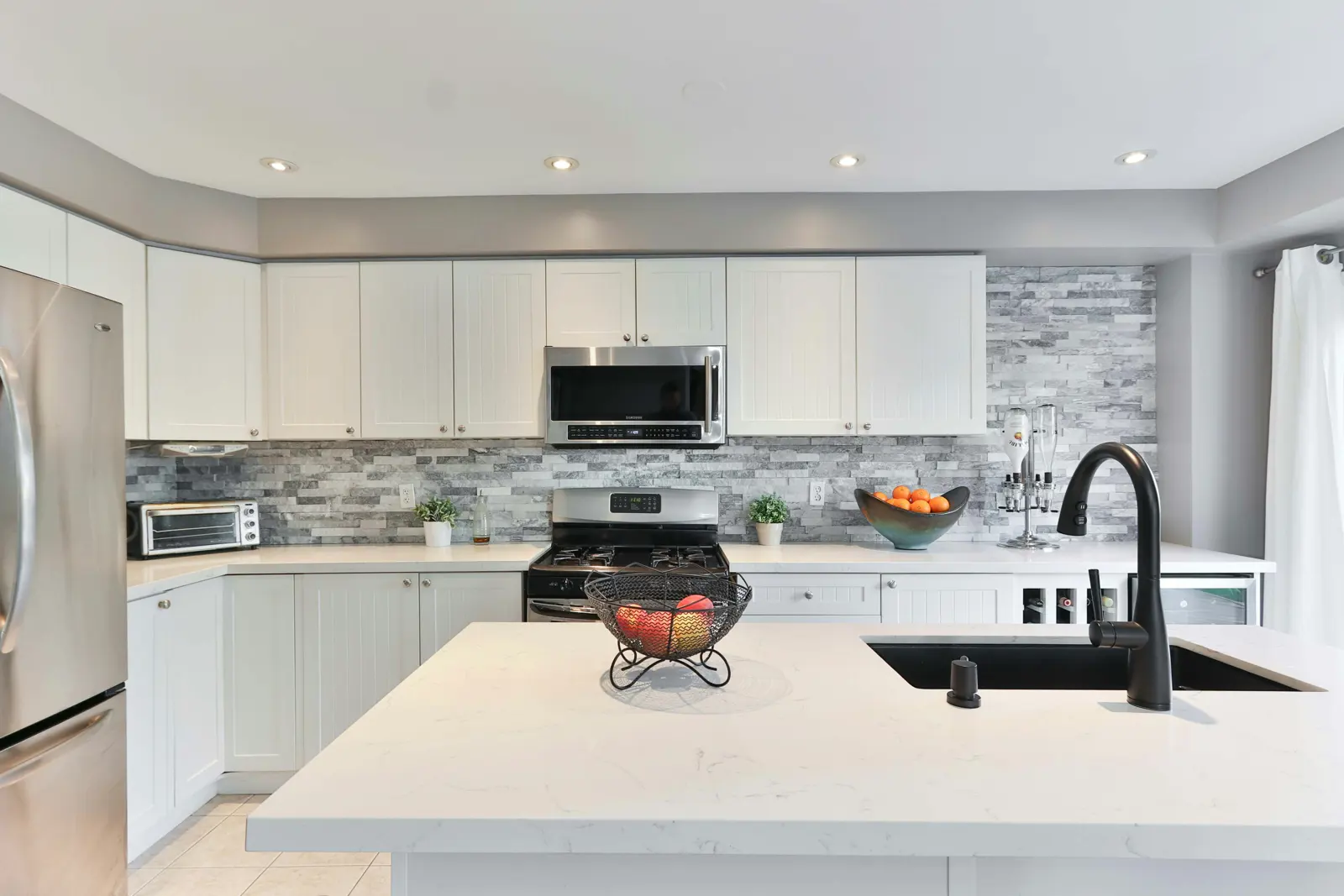 Kitchen Fitters website image
