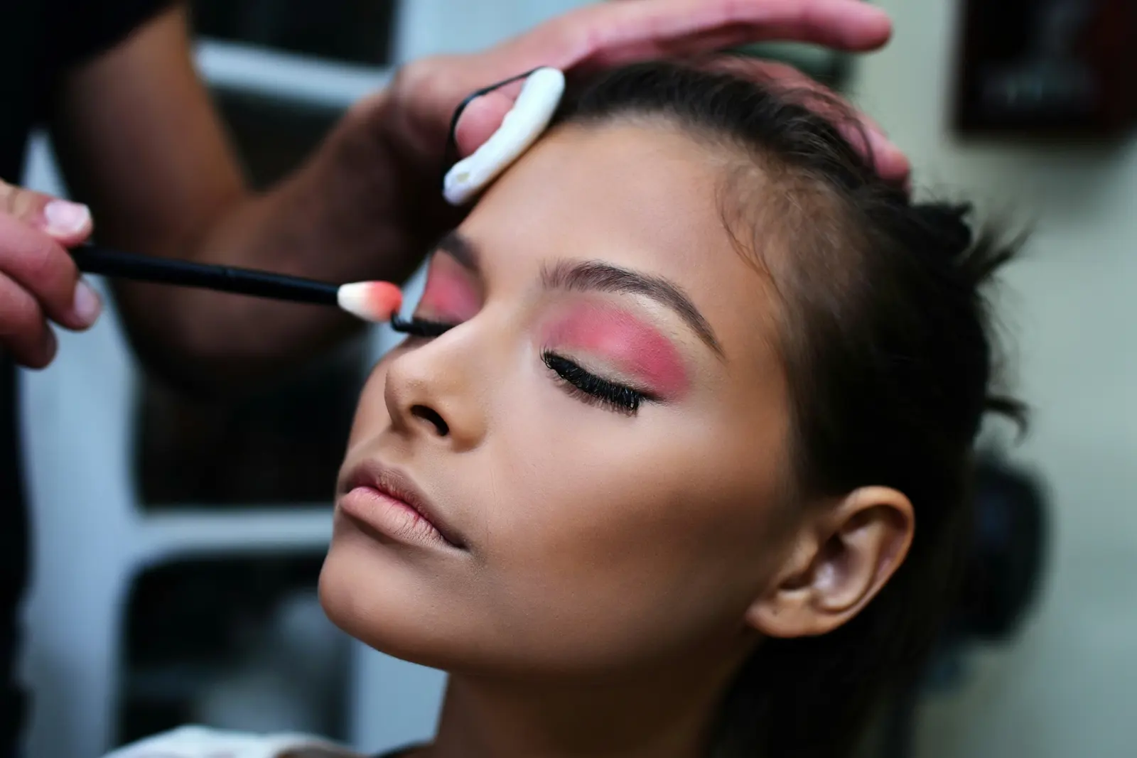 Makeup Artist website suitability illustration