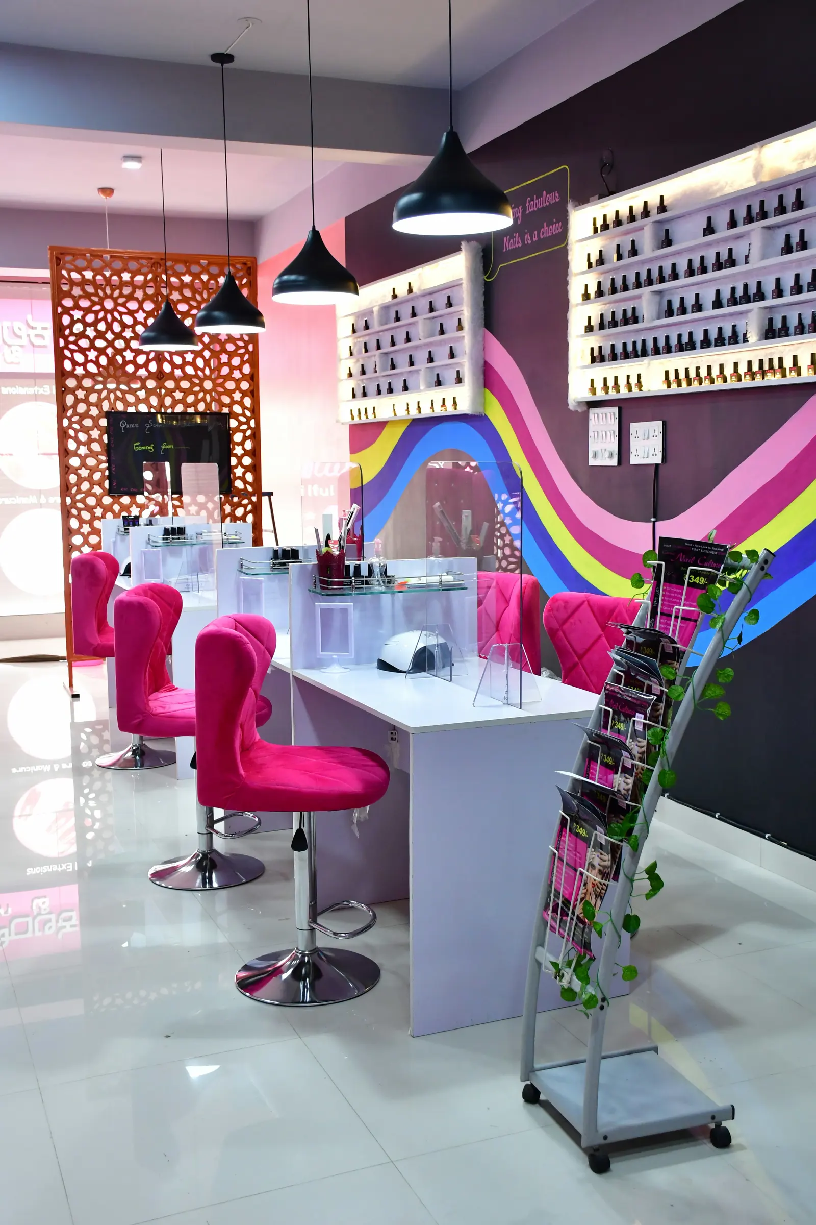 Nail Bars website suitability illustration