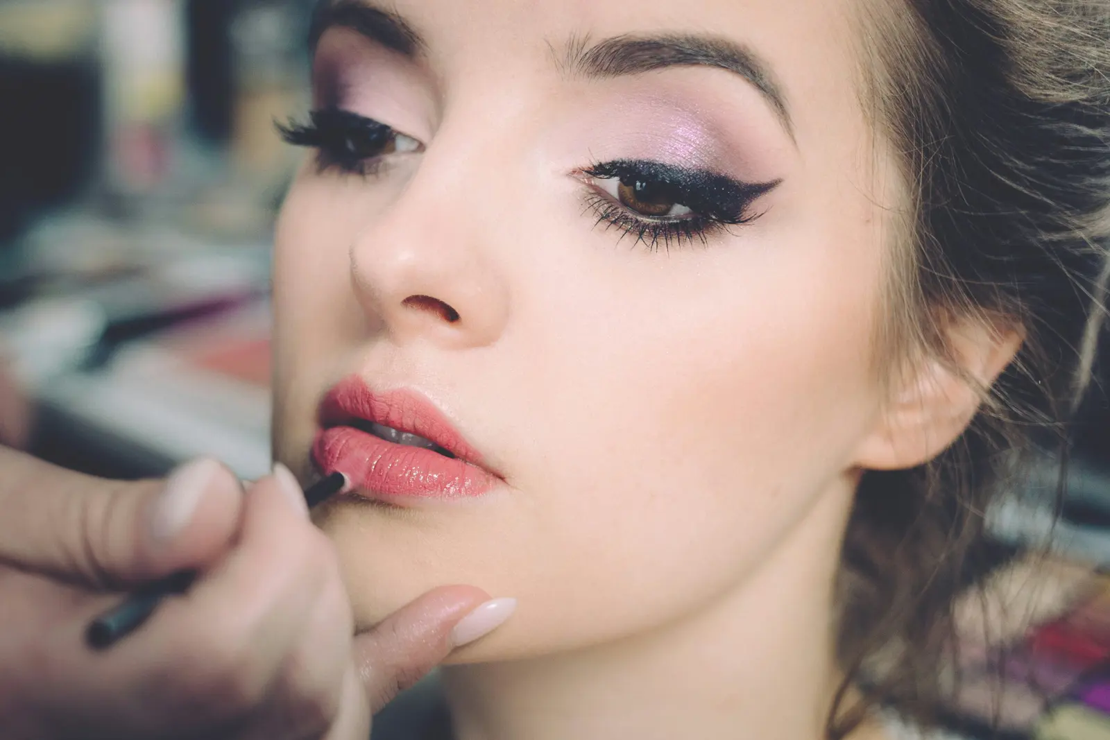 Permenant Makeup Artist website suitability illustration