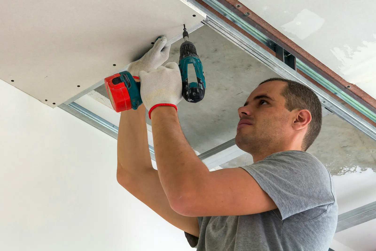 Tacking service image